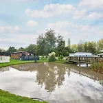 Beryl With Hot Tub York