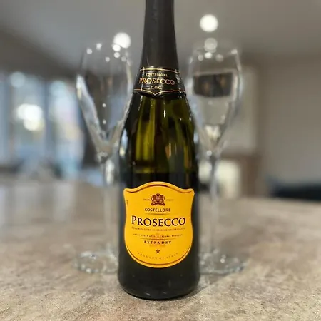 Beryl With Hot Tub * York