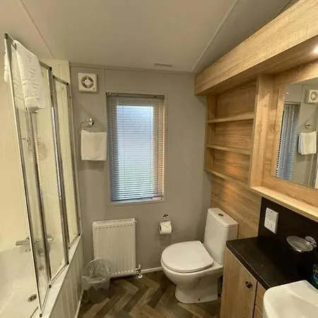 Vakantiehuis Beryl With Hot Tub