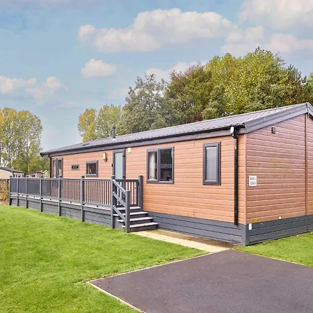 Alpesi faház Beryl With Hot Tub York